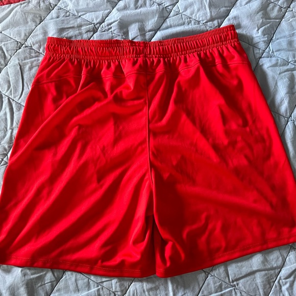 UNDER ARMOUR WOMENS LOOSE SHORTS - Picture 6 of 6